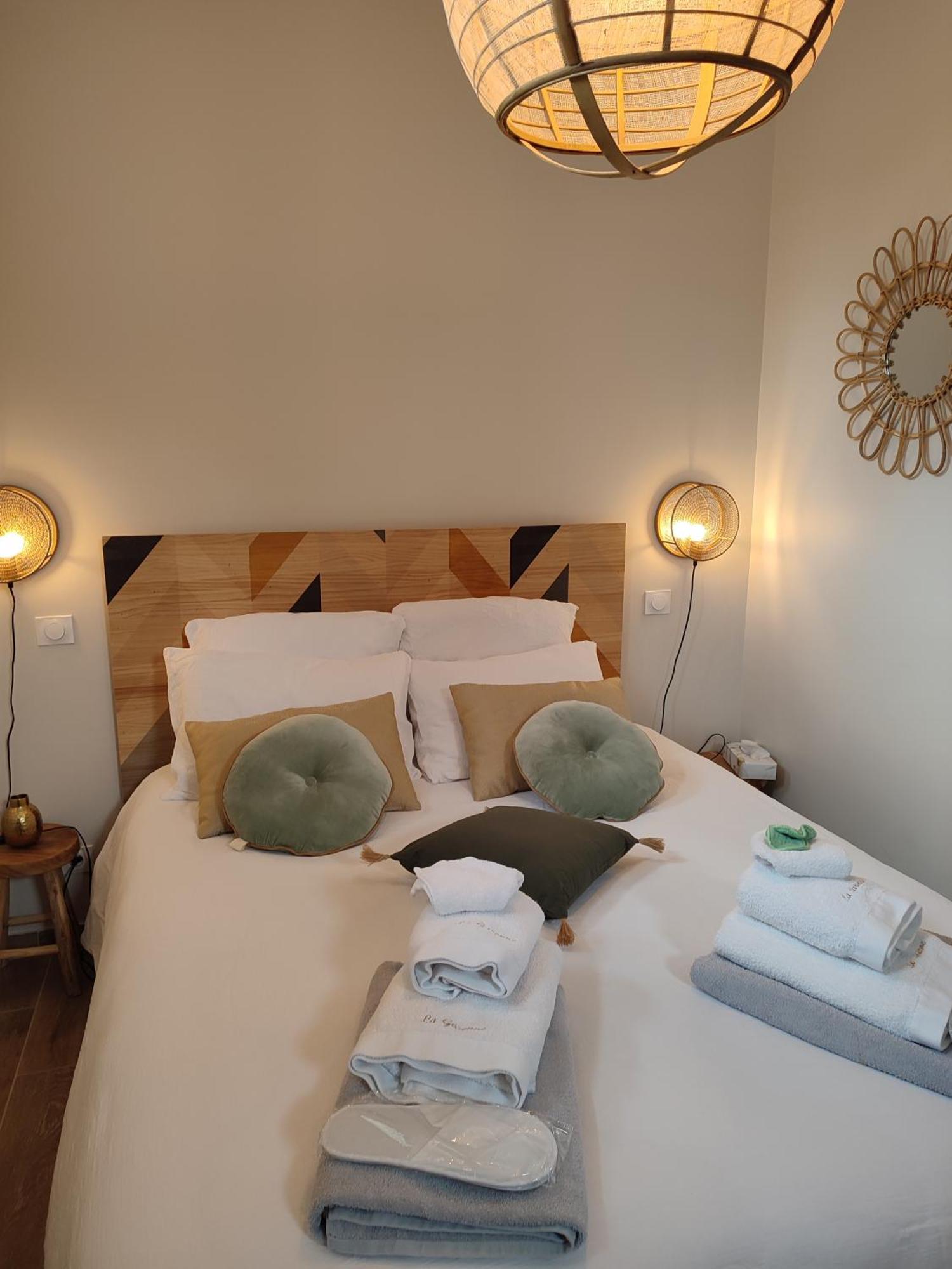 Demeure De La Garenne Bed & Breakfast Montmirail  Ngoại thất bức ảnh